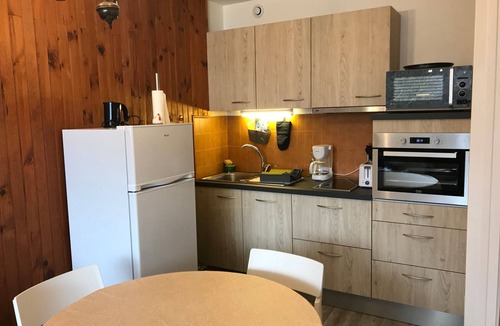 Besse-et-Saint-Anastaise Apartment | Central apartment in Super Besse, 2 bedrooms, near slopes