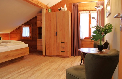 Schruns Apartment | Geräumige Penthouse Ferienwohnung für 6 Personen Mitten in Schruns