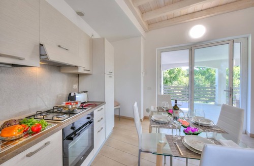 Arolo Apartment | Golden Terrace Leggiuno 2BR/2BA Walk to the Lake, Leggiuno, Italy