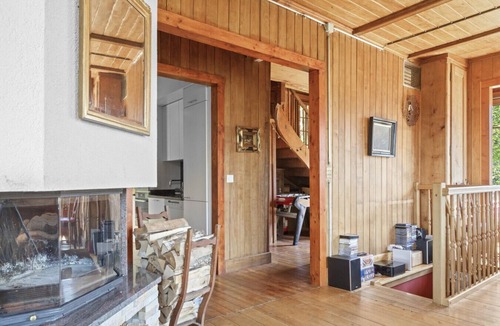 Barboleusaz House | Grand Chalet Boisé Authentique, Vue sur les Alpes