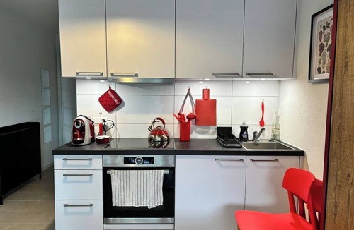 Pully Apartment | Grape place for 4 people, with washing machine, in the heart of Pully
