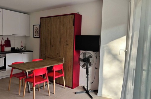 Pully Apartment | Grape place for 4 people, with washing machine, in the heart of Pully
