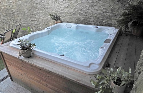Dervio Ski Chalet | Green Chalet - Garden Jacuzzi and SPA few steps from the lake