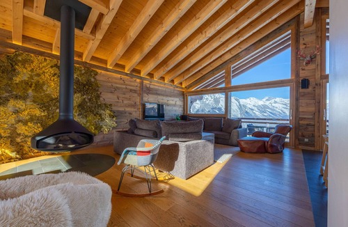 Saint-Pierre-de-Clages Apartment | Grimpeur luxury duplex, Spa Access, in front of th