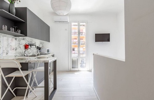 Zona Zara Apartment | GuestHost - Bright Apt only 600mt from Zara Avenue!x2