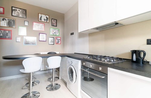 Zona Padova Apartment | GuestHost - Comfortable 70 sqm apartment located on the first floor of a building without a lift. The accommodation can accommodate up to 4 people and is equipped with all comforts.The property is located a few steps from Parco Trotter, a large public pa