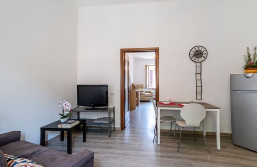 Como Apartment | GuestHost - Cozy, completely renovated 47sqm apartment located on the 3rd floor of a building WITHOUT elevator. The apartment is accessed via an external balcony overlooking the quiet internal courtyard.The accommodation is located in an excellent locati