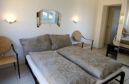 Bellerive Bed & Breakfast | Guestroom & Outdoor Swim-Spa