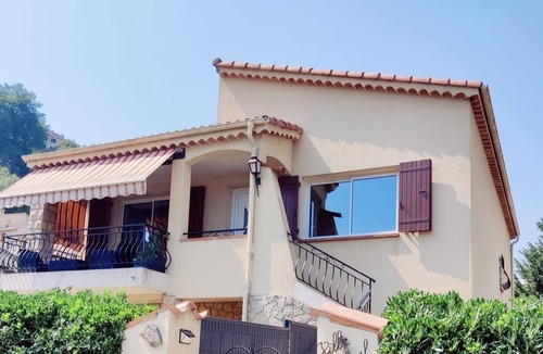 Cagnes-sur-Mer Apartment | Haut de villa - Magnificent renovated T4 with garden and BBQ - air-conditioned - sleeps 8