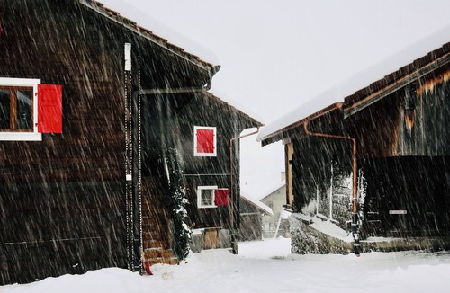 Saint-Pierre-de-Clages Ski Chalet | HAUTE-NENDAZ VILLAGE: LARCH 1898 4-STOREY/4-ROOM/6-PERSON CHALET/PARKING.