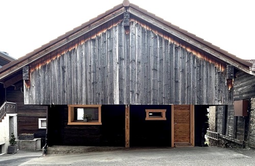 Saint-Pierre-de-Clages Ski Chalet | HAUTE-NENDAZ VILLAGE: LARCH 1898 4-STOREY/4-ROOM/6-PERSON CHALET/PARKING.