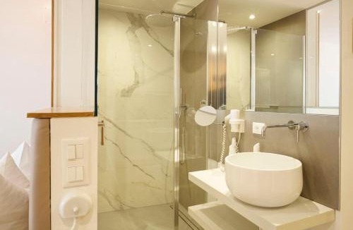 Silandro Apartment | HEIMAT - Chic & Spacious Alpine Escape Schlanders