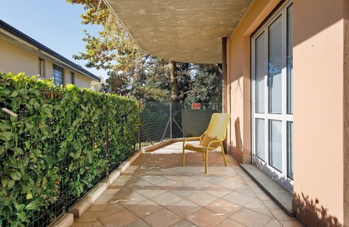 San Fermo della Battaglia House | Holiday Home “Martina” with Private Terrace near Lake Como