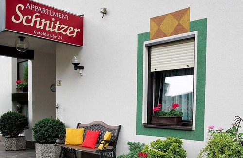 Rabla Apartment | Holiday Apartment "Schnitzer - Anemone" with Mountain View, Wi-Fi