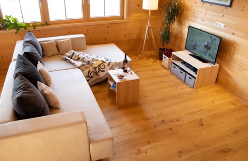 Schwarzenberg Apartment | Holiday Apartment "Naturnah" with a Breathtaking Mountain Panorama
