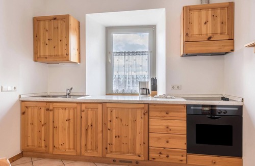 Longomoso Apartment | Holiday Apartment 'Sallrain Hof 2' with Mountain View & Balcony