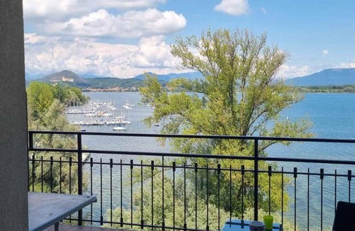 Dormelletto Apartment | Holiday apartment with air conditioning and balcony with lake view