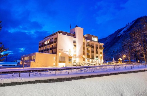 Martisberg Hotel | Hotel Sherlock Holmes "nur 200 m zur Gondelbahn Hasliberg"