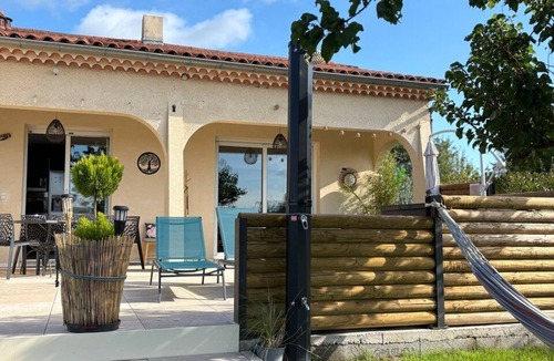 Enval House | House air conditioning Jacuzzi & private garden