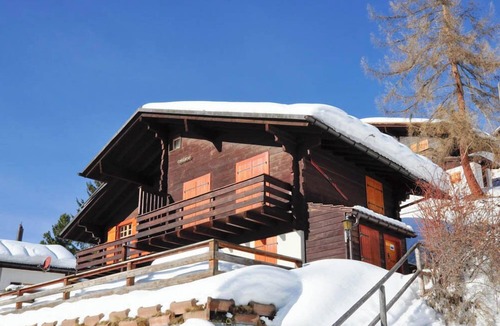 Saint-Luc Ski Chalet | Idéalement situé, à proximité du vieux village, à 2' à pied du départ du funiculaire. Chalet sur 2 n