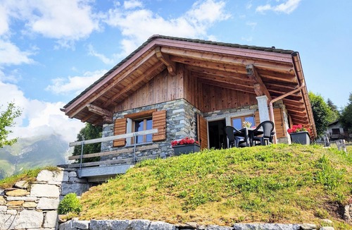 Peglio House | Il Nido d'Aquila (GRV635) by Interhome