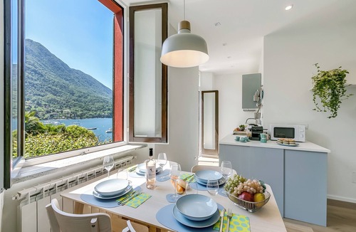 Calde Apartment | Il Porticciolo - Lake Front Panoramic Apartment, Castelveccana, Italy