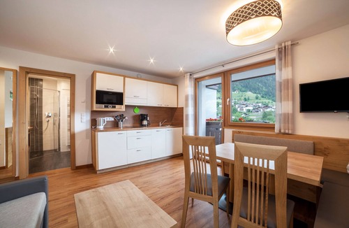San Leonardo in Passiria Apartment | Holiday Apartment "Hahndl" with Mountain View, Wi-Fi, Garden & Balcony