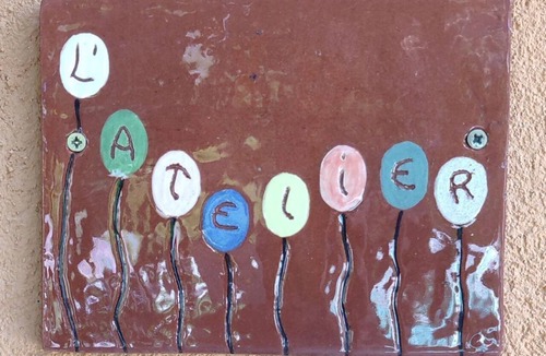 Sommieres Bed & Breakfast | L'Atelier, a cozy, private room with a pool