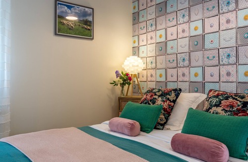 Saint-Pons Bed & Breakfast | 'La Bergerie' Guest Room with Mountain View, Shared Pool and Wi-Fi