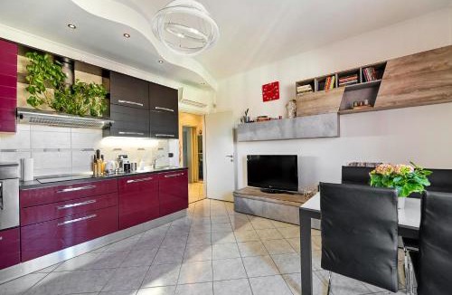 Saronno Apartment | La Casa di Hellen 2room &living room 5pers app