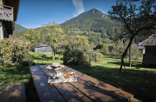 Saint-Jean-dʼAulps Ski Chalet | La Grange Neuve - Rustic charm and modern elegance for 9 - OVO Network