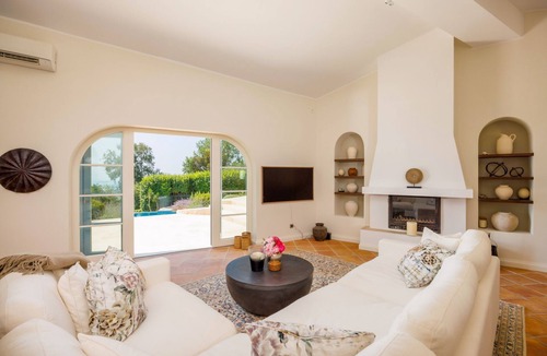 Vence Villa | La Lunette - Six Bedroom Villa, Sleeps 12