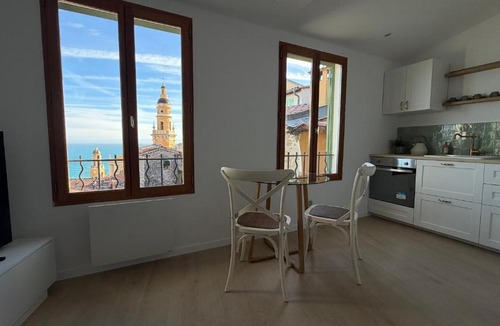 Old Town Apartment | La Résidence du Vieux Château - Splendide Vue Mer