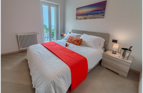 Vercana House | Lake View Terrace