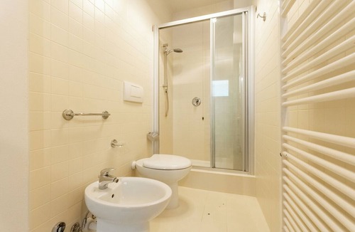 Carate Urio House | Lakefront Villa Giulia, PK, Hot Tub, Gym!