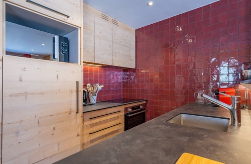 Meribel-Mottaret Apartment | Large 3-bedroom apartment, mezzanine, balcony, near slopes, covered parking, Label Méribel