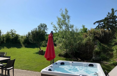 Le Grand Serre House | Large House with 9 beds, sauna, spa, and jacuzzi—perfect for families or friends, or a bachelorette party