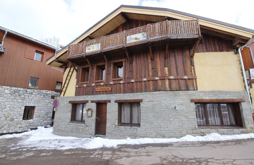 Montalbert Apartment | Le Bouquetin 8 person, 50m from slopes, in the heart of the village