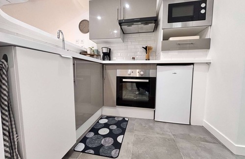 Chatel-Guyon Apartment | Le Colibri - 1 bedroom - Terrace