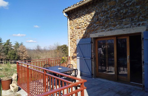 Secheras House | Le Repaire, dog-friendly lodgings in the alchemist's lair.