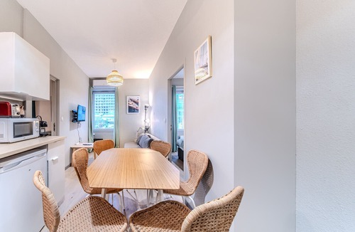 Part Dieu - Bir Hakeim Apartment | Les Halles – Apartment with 2 bedrooms near Part-Dieu