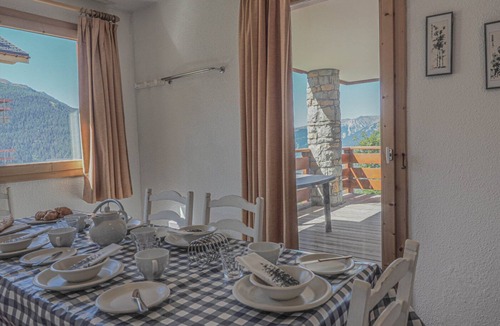 Vallandry Apartment | Light, bright 2 bed apartment for 6 people with lovely views and close to lifts