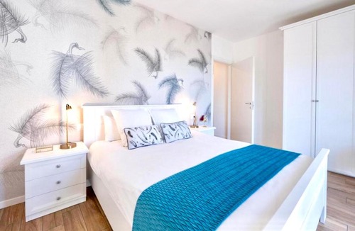 Albate Apartment | Lora luxury suite 4, free private parking, self check-in, air conditioner