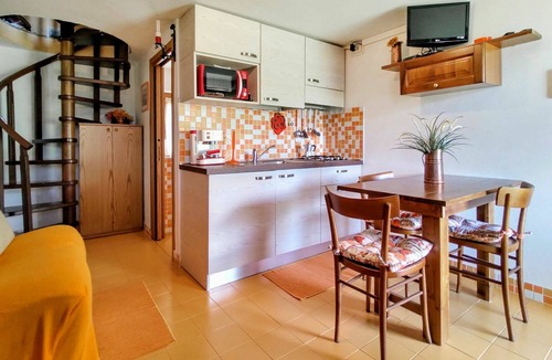 Peglio Apartment | Lovely apartment for 6 guests with WIFI, TV, patio and pets allowed