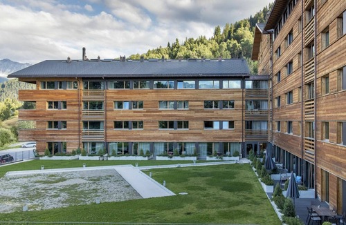 Vercorin Apartment | Lovely apartment for 4 guests with hot tub, WIFI, TV, pets allowed and parking