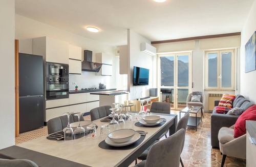 Lovere Apartment | Lovely apartment for 5 people with A/C, WIFI, TV, balcony and pets allowed