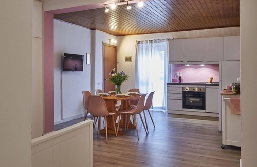 Claino Con Osteno Apartment | Lovely apartment for 6 guests with WIFI, TV and pets allowed