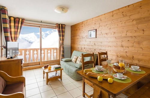 Plan Peisey Apartment | Lovely apartment for 8 people with pool, WIFI, TV, terrace and pets allowed