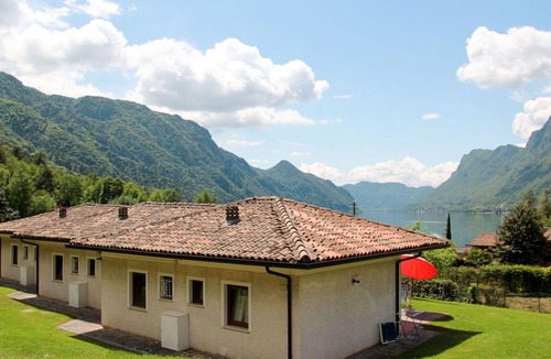 Vesta House | Lovely apartment in villa for 5 people with WIFI, TV, terrace and pets allowed