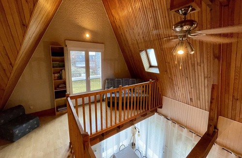 Mont-Dore House | Luminous escape by the peak path